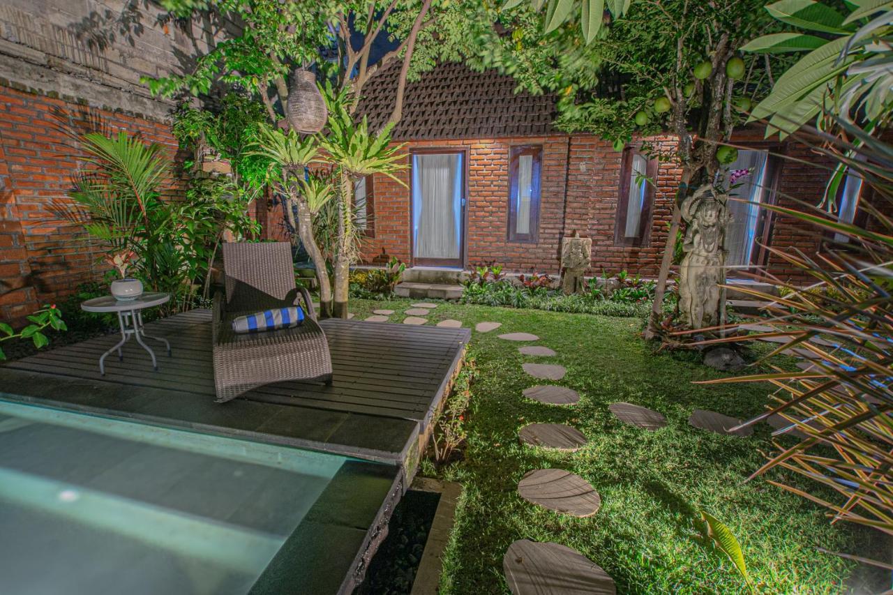 Tirta Bali Villa Jimbaran Exterior foto