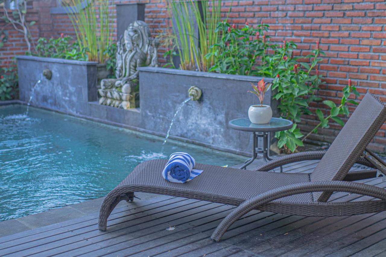 Tirta Bali Villa Jimbaran Exterior foto